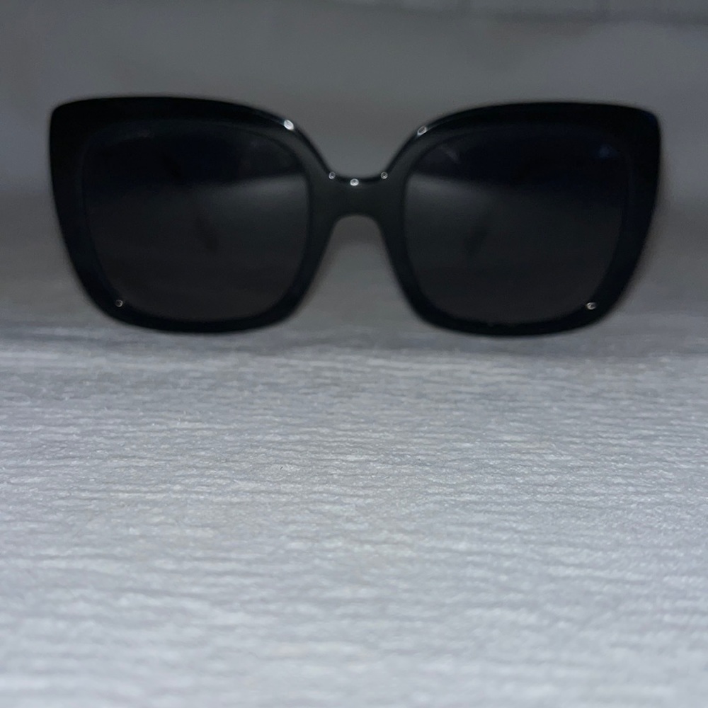 EUC Womens Burberry Caroll Sunglasses - Picture 4 of 7